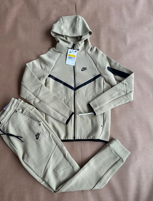 Nike Tech Fleece 2026 Beige