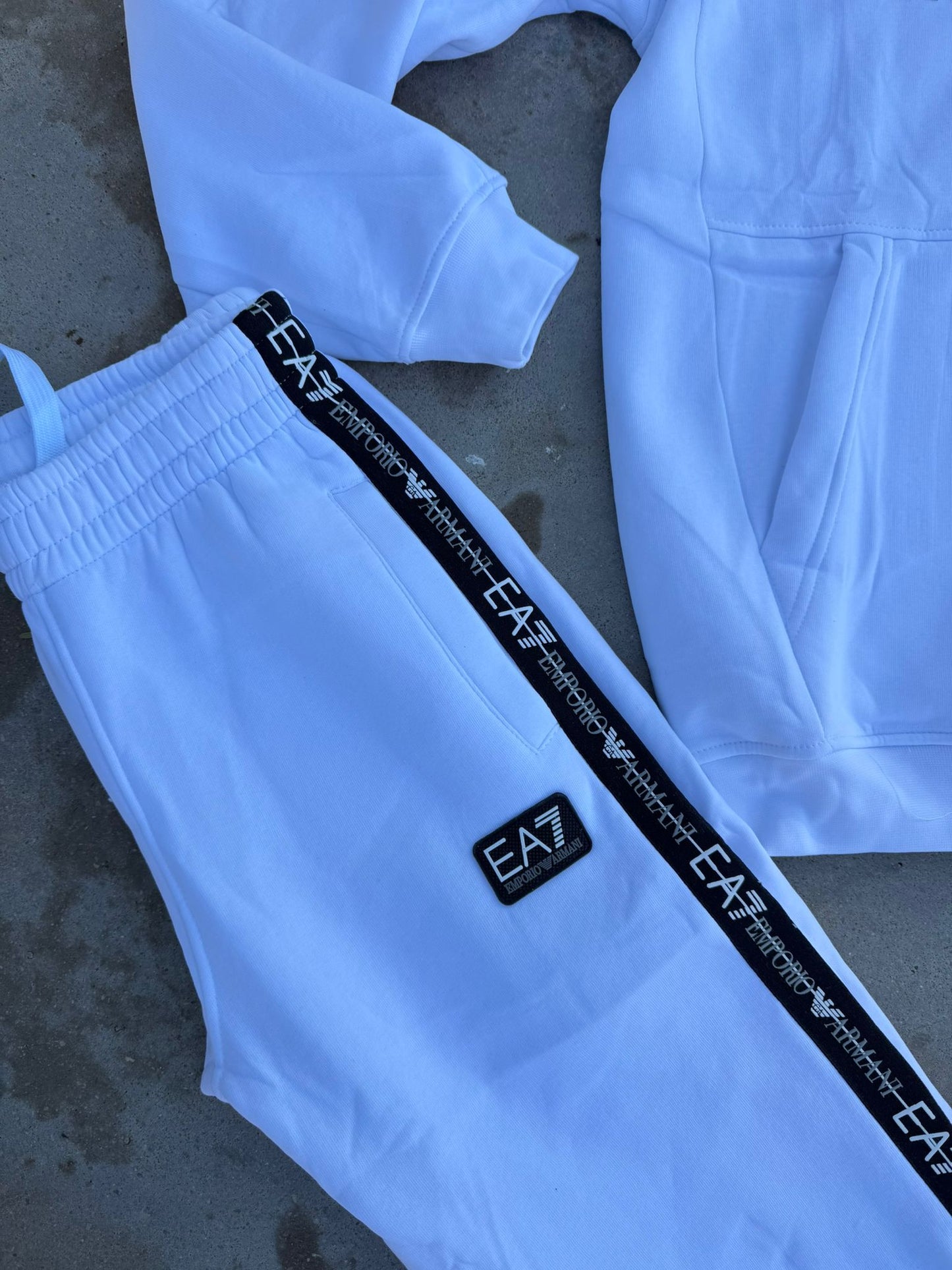 Chandal Armani EA7 White Black