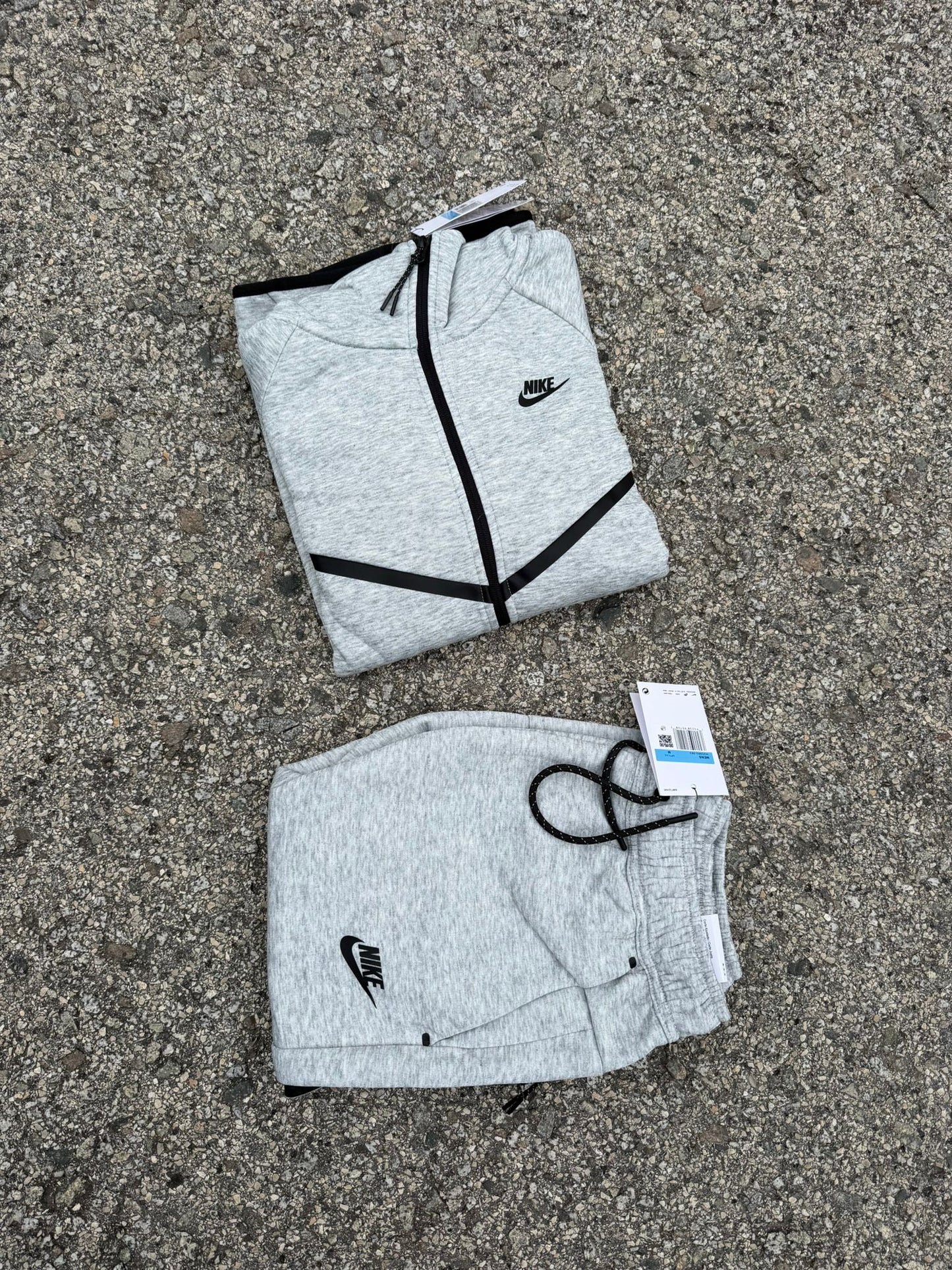 Nike Tech Fleece Gris