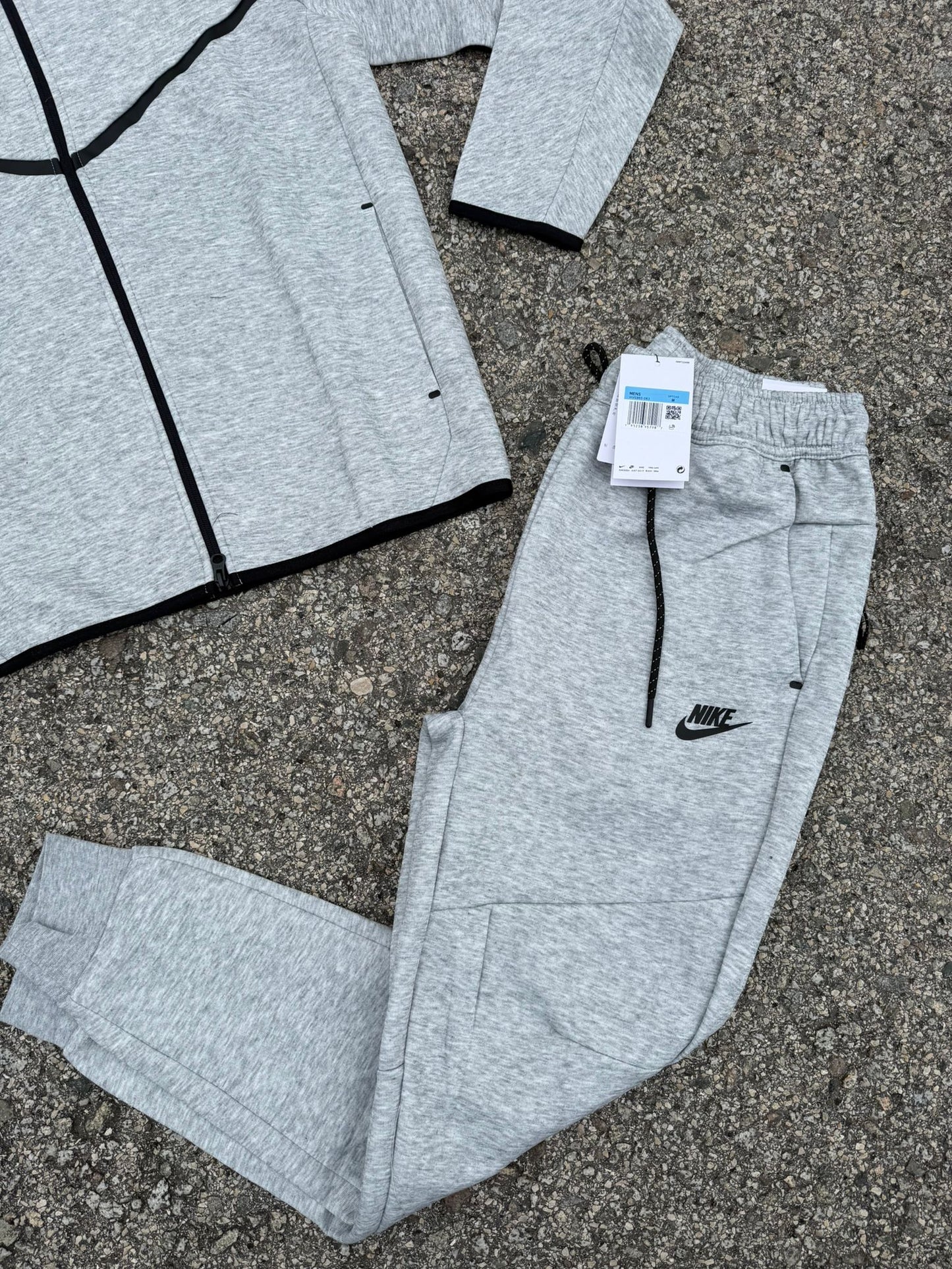 Nike Tech Fleece Gris