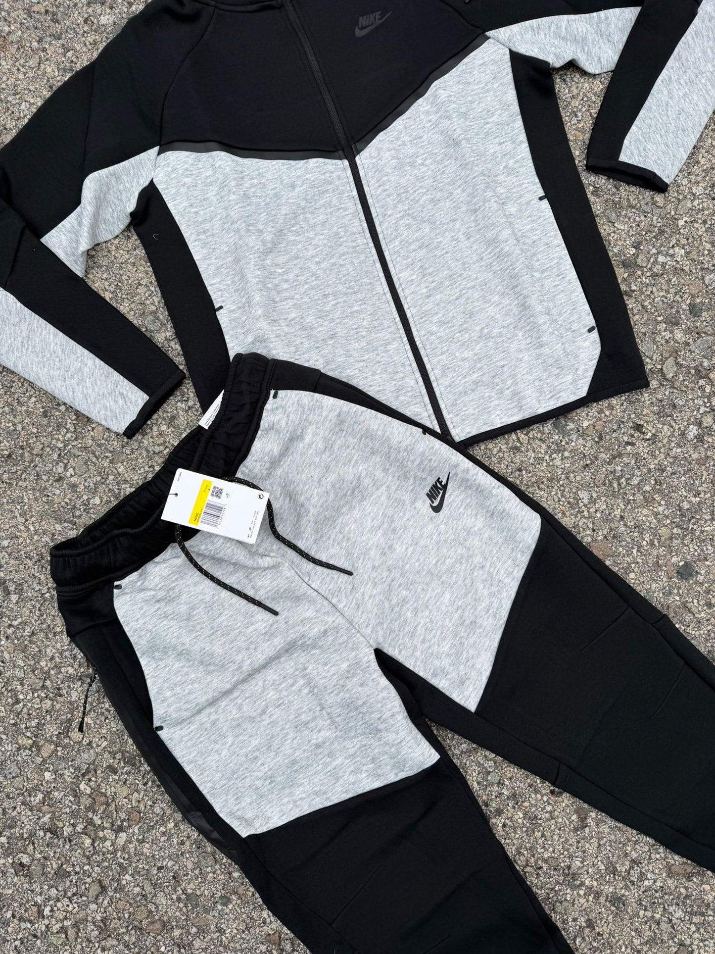 Nike Tech Fleece 2026 Black And Grey