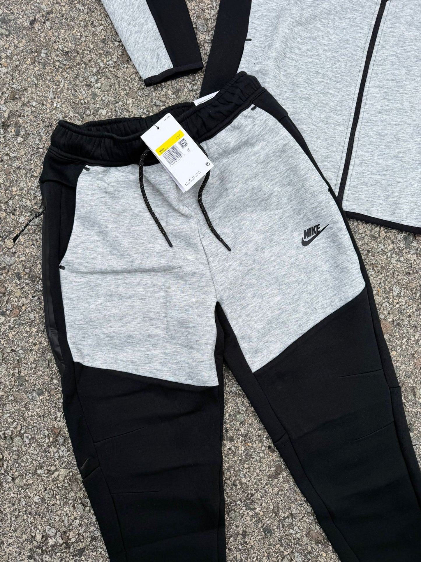 Nike Tech Fleece 2026 Black And Grey